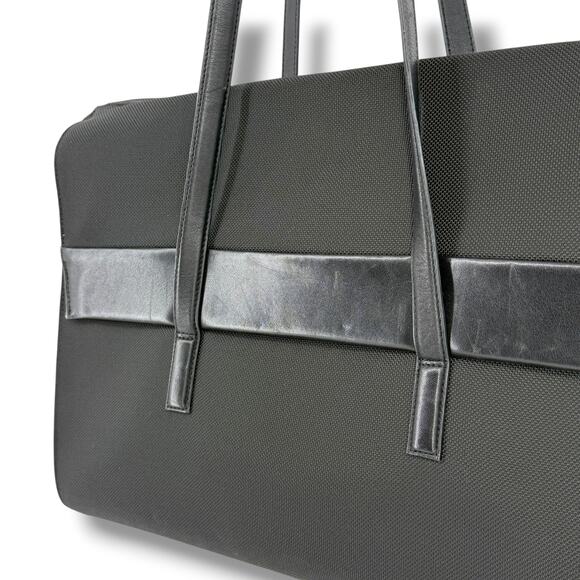 Tumi Alpha Briefcase Bag With Over The Shoulder Handels Solid Black 43010D3 - Picture 6 of 16